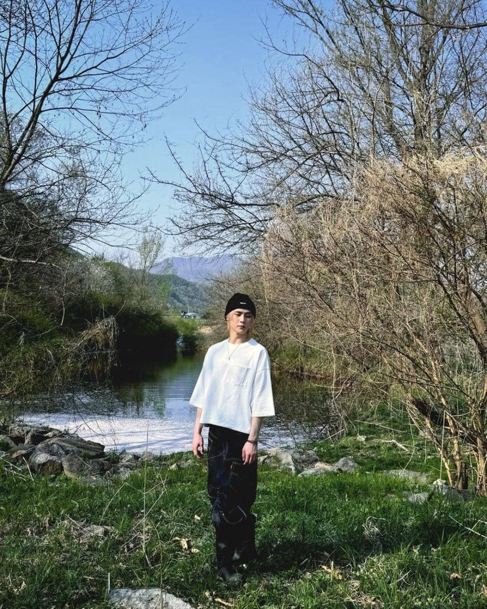 outfit traveling ala Kun WayV (instagram.com/kun11xd)