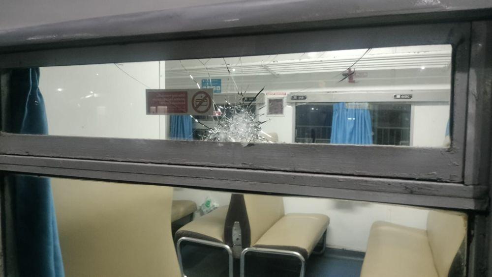 Wali Kota Surabaya Minta Maaf atas Aksi Suporter Bola di Stasiun