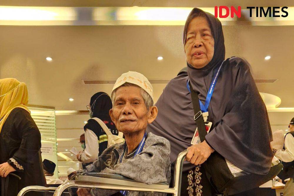 Pemeriksaan kesehatan jemaah haji di Poli Risti, Sektor 2 Makkah, Jumat (31/5/2024). (IDN Times/Faiz Nashrillah)