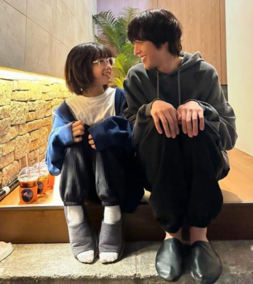 Lakukan Pemotretan, 9 Pesona Bapak-Anak Jang Ki Yong dan Park So Yi