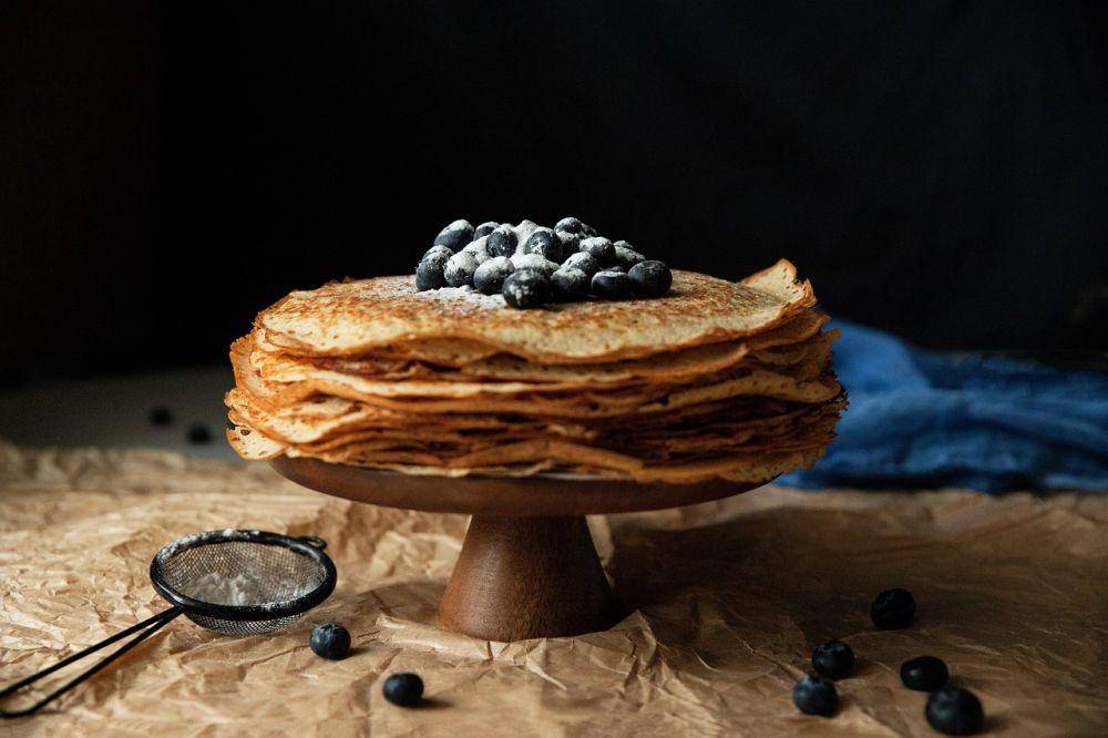 ilustrasi pancake pisang blueberry (pixabay.com/Irina_kukuts)