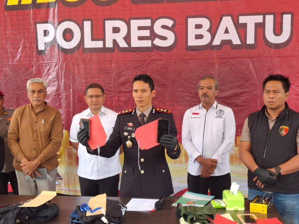 Konferensi pers kasus perundungan menyebabkan kematian di Kota Batu. (IDN Times/Rizal Adhi Pratama)