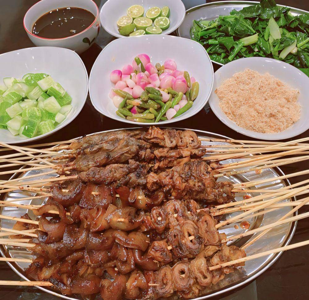 Kedai Sate Babi Krekot (instagram.com/vv_luv_eatntravel)