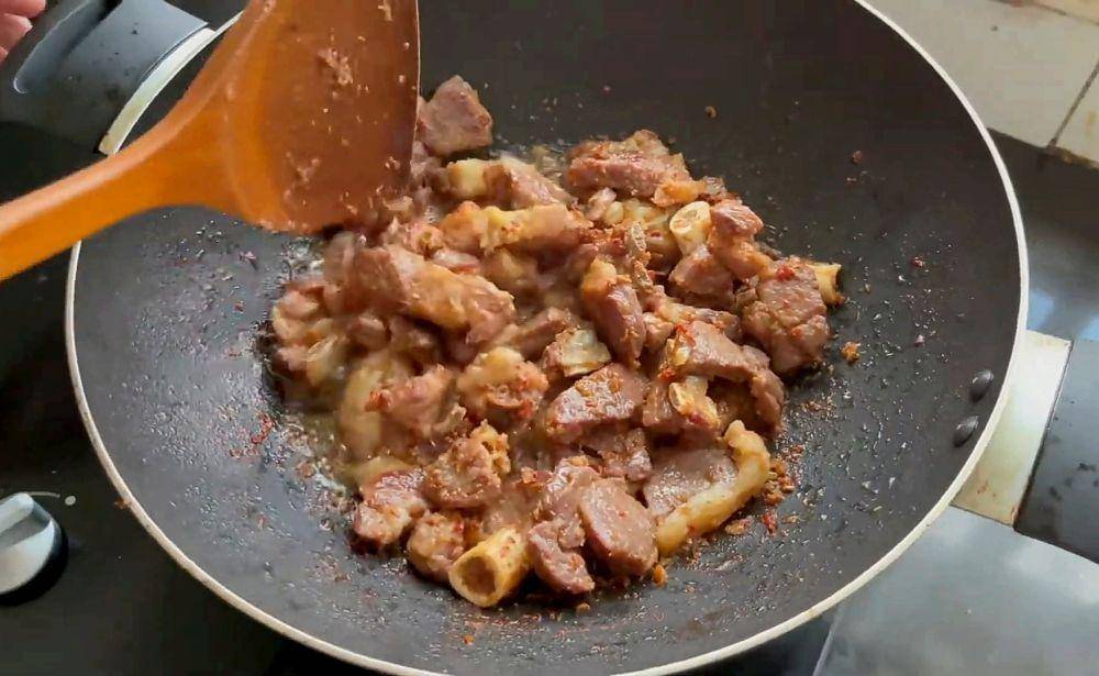 ilustrasi memasak daging kambing (youtube.com/Zawiah Yahya)
