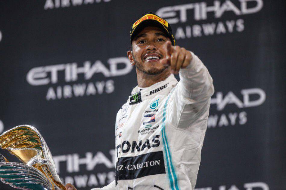 Lewis saat kemenangannya di Abu Dhabi pada 2019 (fia.com)