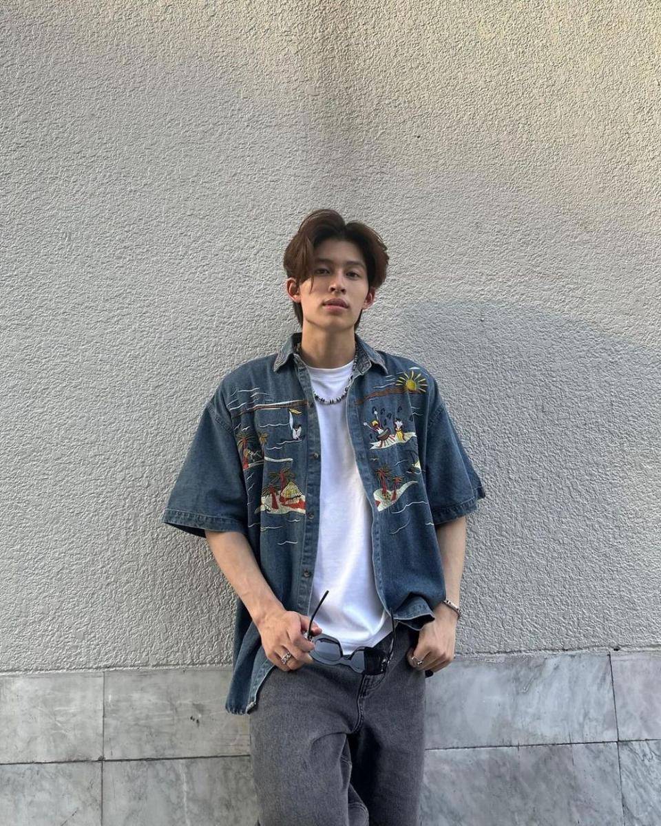 OOTD t-shirt putih ala Pond Naravit (instagram.com/ppnaravit)