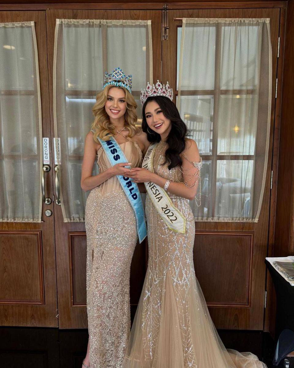 Potret Kompilasi Kunjungan Krystyna Pyszkova, Miss World ke-71 ke Indonesia (Instagram.com/missworld)