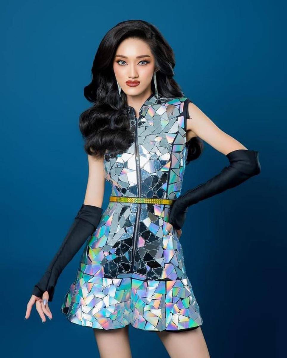 Photshoot Top 20 Miss Mega Bintang Indonesia 2024 dalam Opening Dress (instagram.com/bunda.latinas)