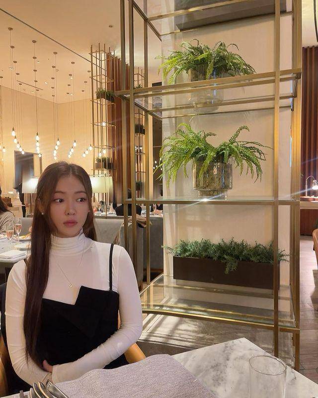 potret Song Ji Woo (instagram.com/zwu1215)