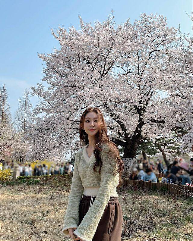 potret Song Ji Woo (instagram.com/zwu1215)