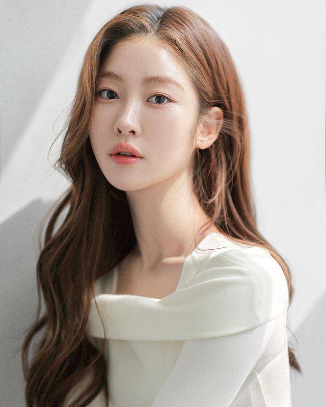 potret Song Ji Woo (instagram.com/zwu1215)