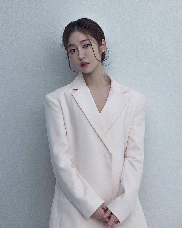 potret Song Ji Woo (instagram.com/zwu1215)