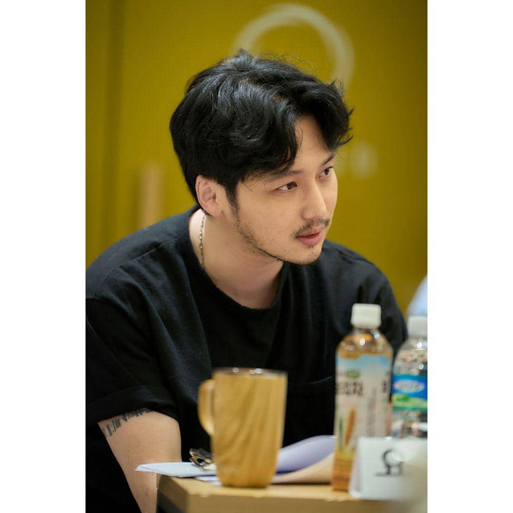Byun Yo Han saat script reading film Pavane (instagram.com/plusm_entertainment)