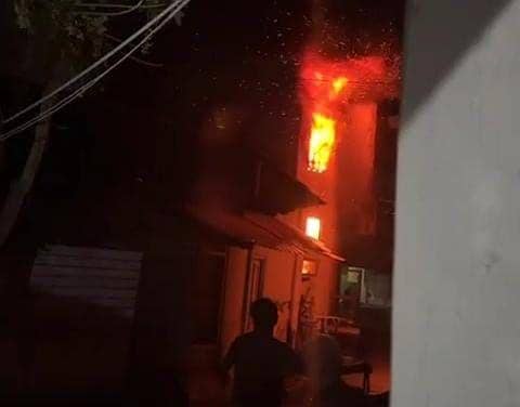 Toko sparepart 2 lantai di Kelurahan Mangge, Kecamatan Barat, Kabupaten Magetan ludes terbakar. IDN Times/ Istimewa.