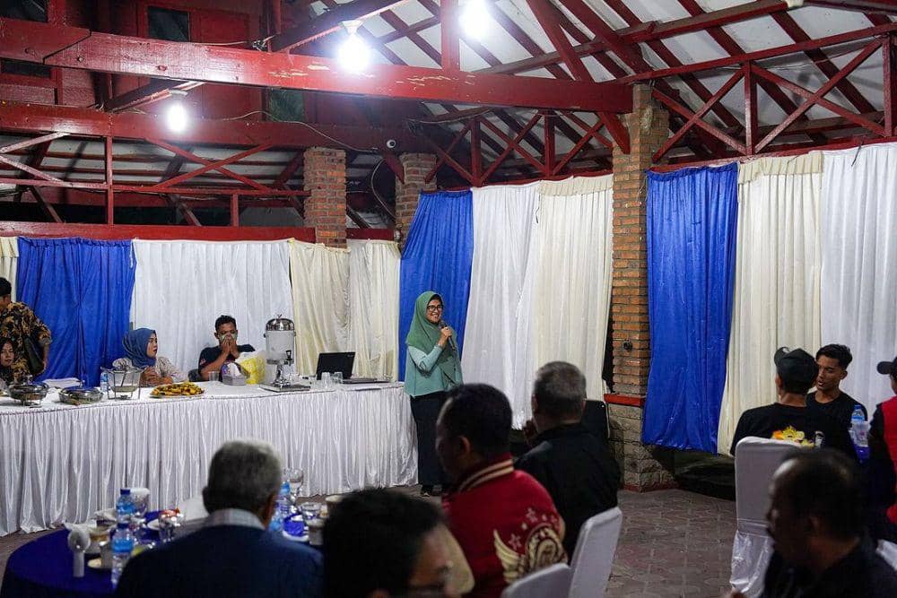 Wali Kota Pematangsiantar Susanti Dewayani saat menjamu skuat sepak bola PON Sumut (dok.istimewa)