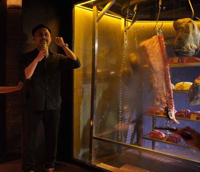 Dry ager room di Meatguy Steakhouse II, SCBD, Jakarta (Dok. IDN Times)