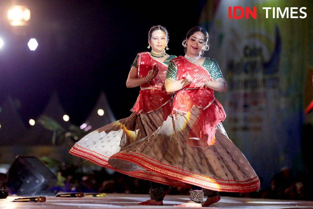 Penampilan penari India pada penutupan Gelar Melayu Serumpun Ke-7 tahun 2024, Sabtu (1/6/2024). (IDN Times/Arifin Al Alamudi)