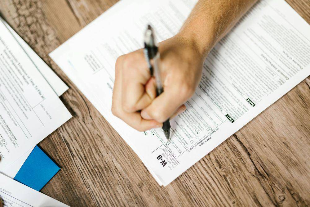 ilustrasi mengisi kuesioner (pexels.com/RDNE Stock project)