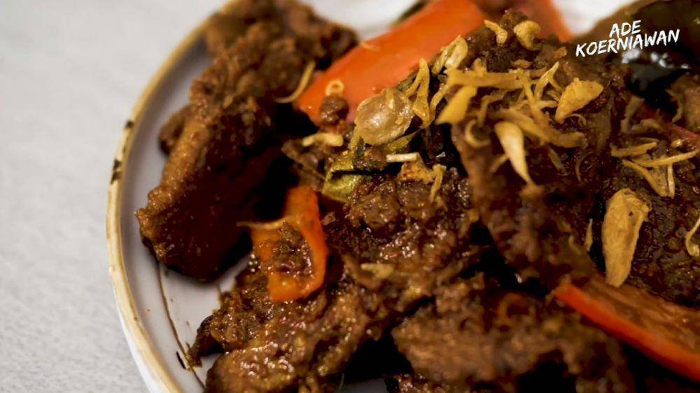 ilustrasi sambal goreng daging kecombrang (youtube.com/ade koerniawan)