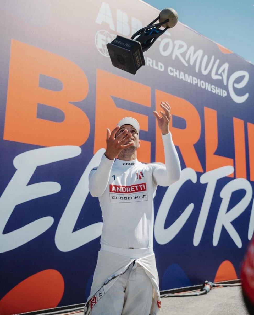 Jake Dennis meraih pole position di sesi kualifikasi untuk balapan ke-2 E-Prix Berlin 2024. (twitter.com/Andretti Formula E)