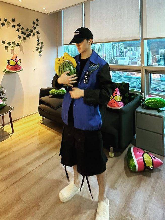 potret Mark NCT (instagram.com/onyourm__ark)