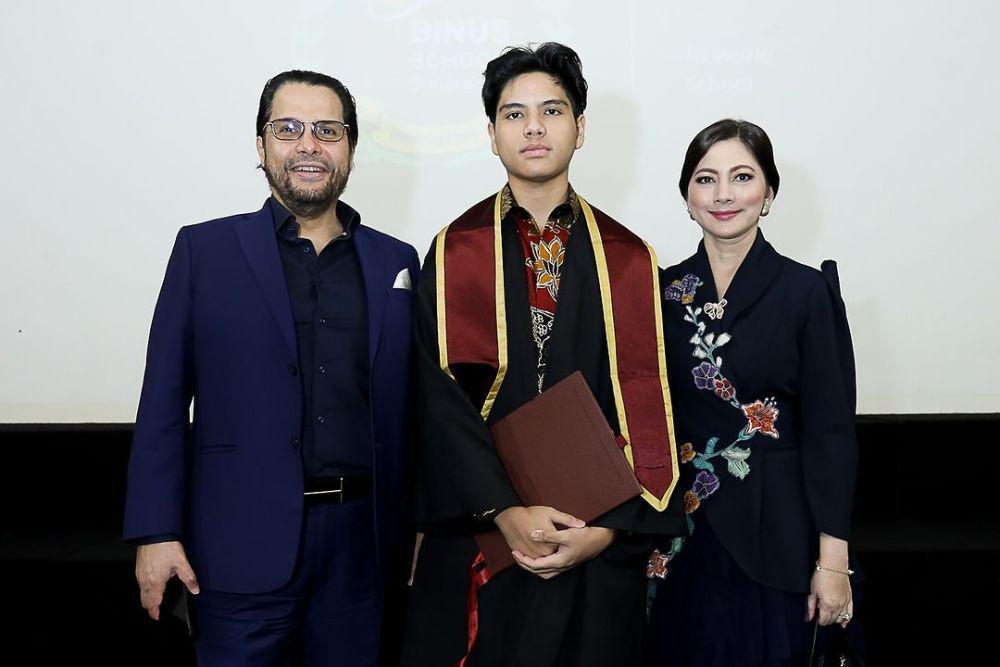 7 Potret Wisuda SMA Xavier Putra Cut Keke, Gagah Bertoga