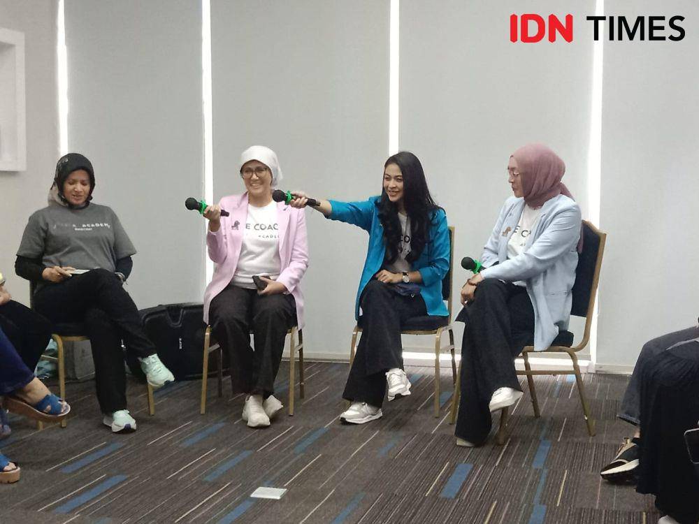 Indira Soediro dalam workshop JeLiTa Academy Batch 1 Volume 1, Sabtu (1/6/2024) di Hotel All Seasons, Thamrin, Jakarta. (IDN Times/Febriyanti Revitasari)