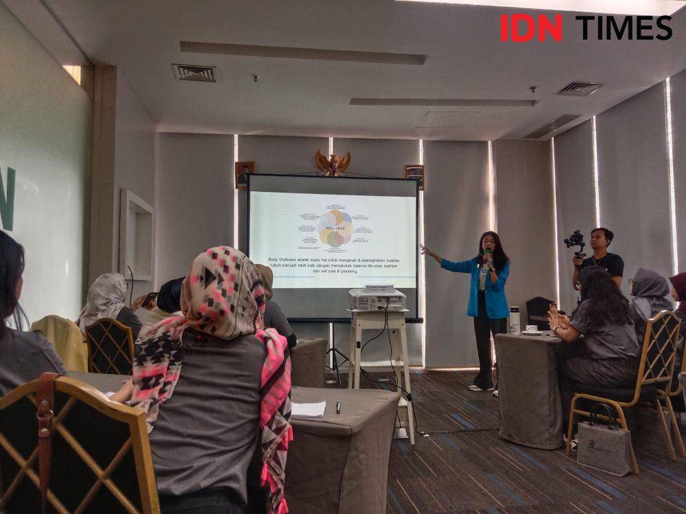 Indira Soediro dalam workshop JeLiTa Academy Batch 1 Volume 1, Sabtu (1/6/2024) di Hotel All Seasons, Thamrin, Jakarta. (IDN Times/Febriyanti Revitasari)