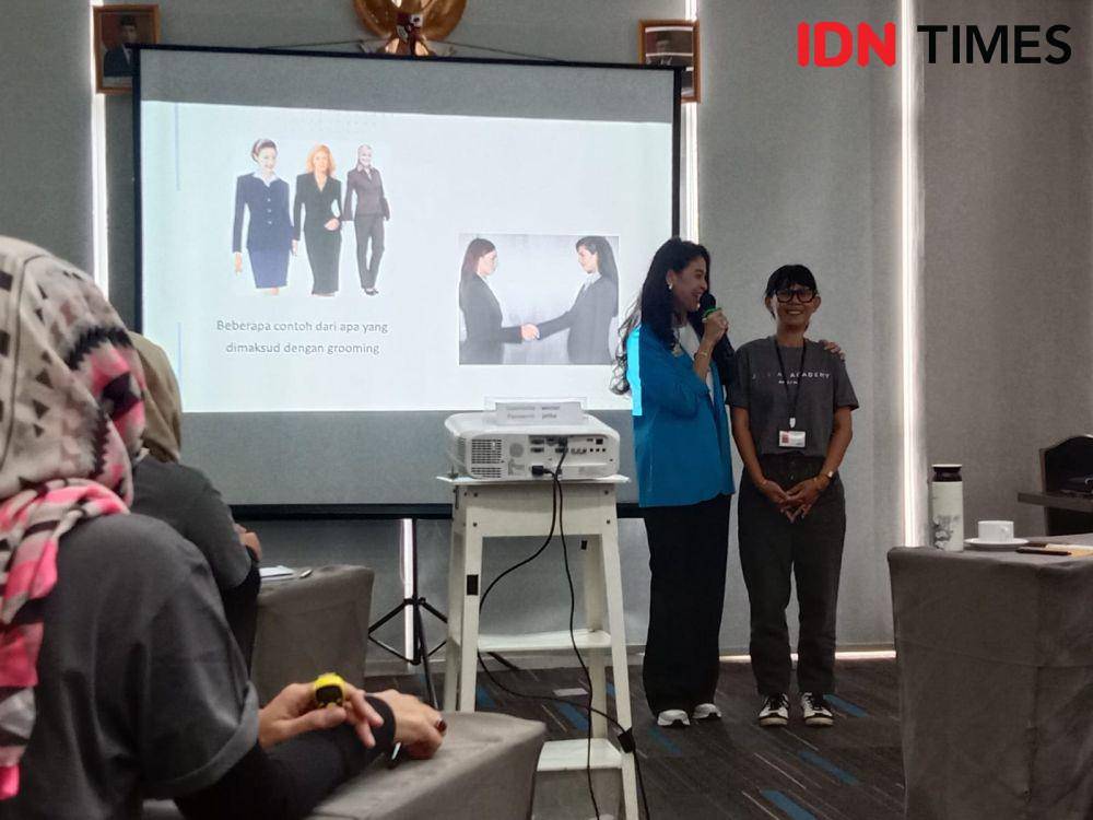 Indira Soediro dalam workshop JeLiTa Academy Batch 1 Volume 1, Sabtu (1/6/2024) di Hotel All Seasons, Thamrin, Jakarta. (IDN Times/Febriyanti Revitasari)