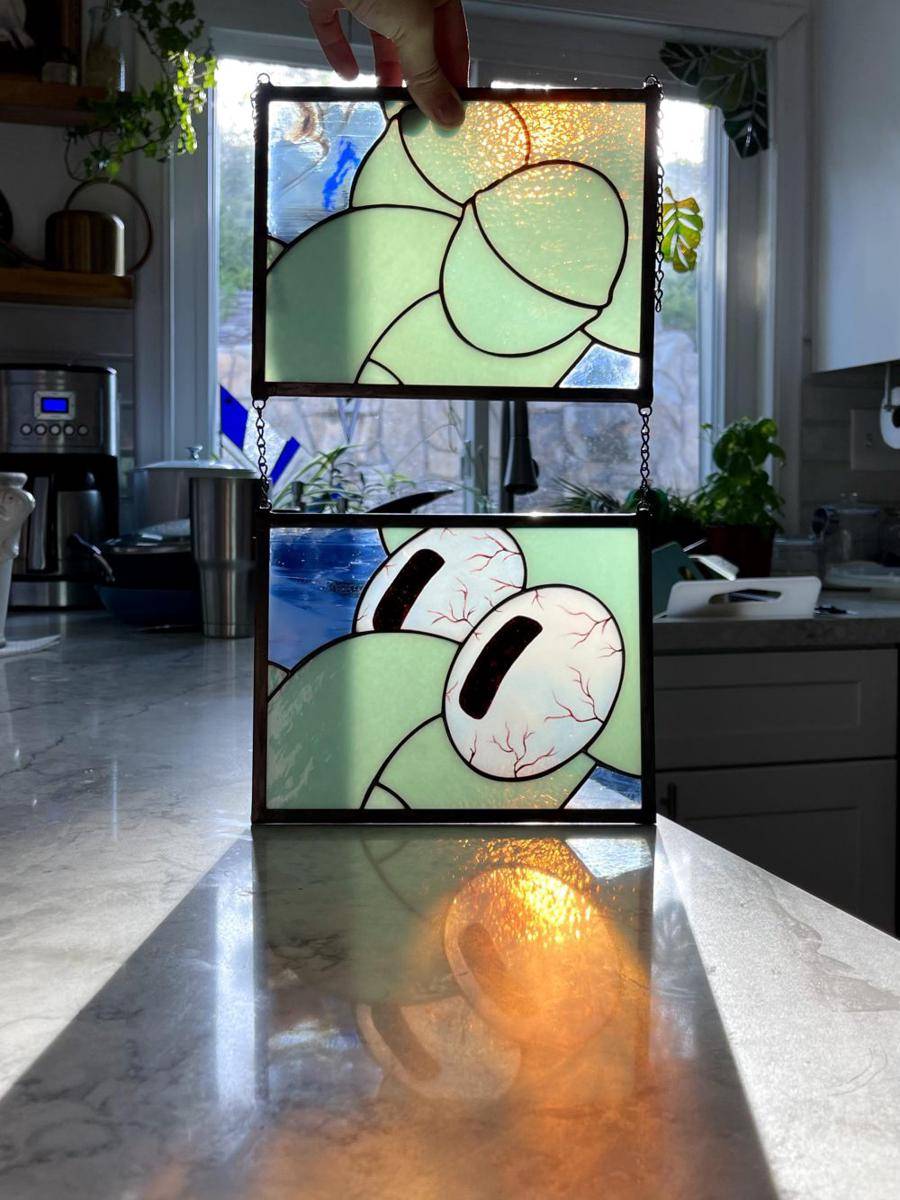 potret kaca patri tema meme terkenal (reddit.com/user/calypsoglassco)