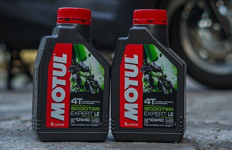 potret kemasan oli Motul Scooter Expert LE 10W-40 (instagram.com/layzmotor)