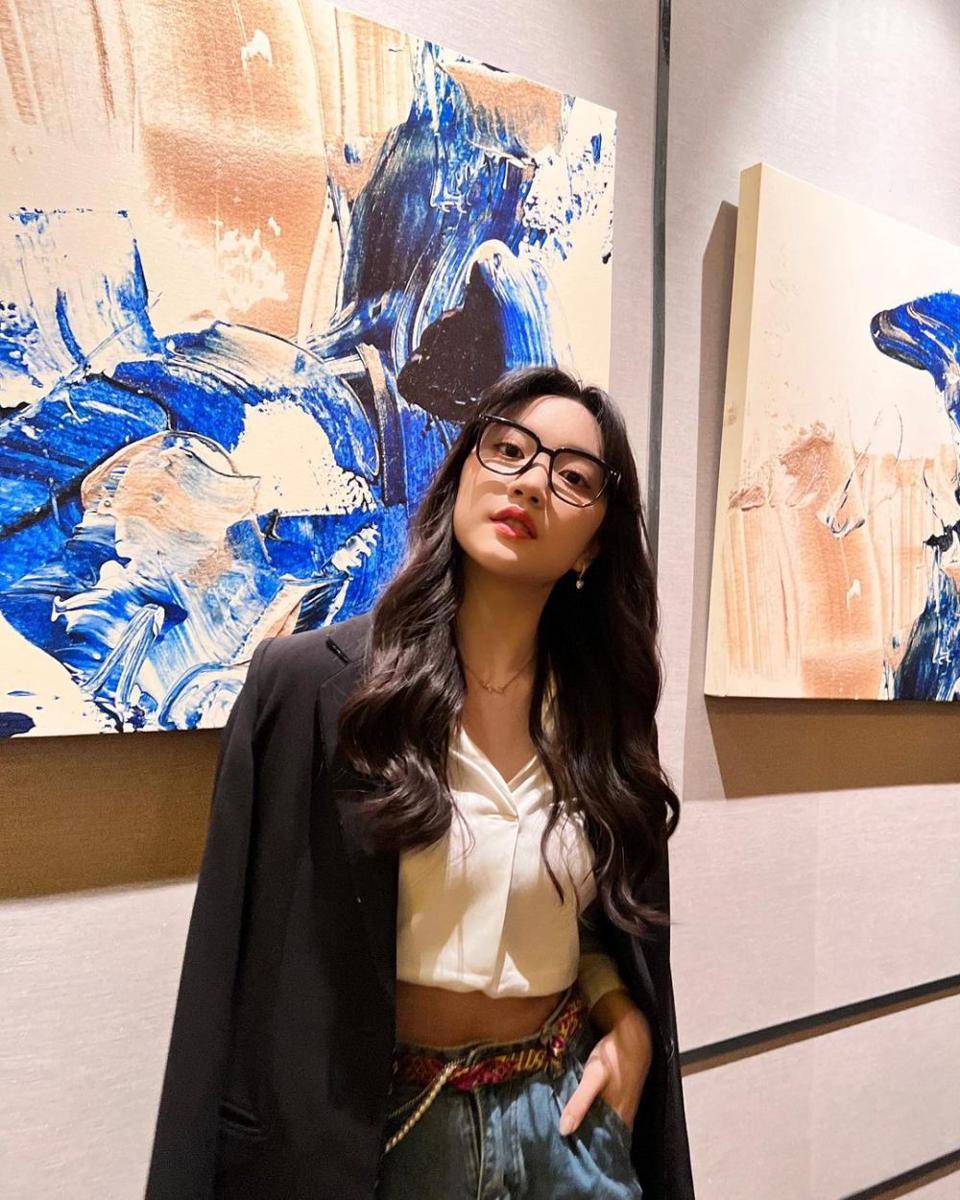 inspirasi layering outfit ala Marsha JKT48 (instagram.com/jkt48.marsha)