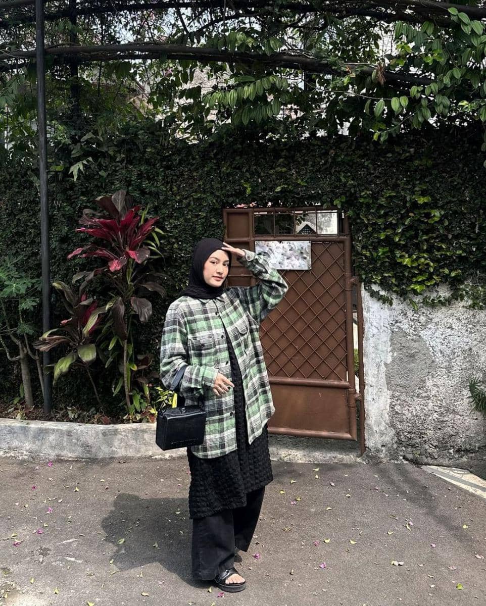 inspirasi OOTD ala Jihan Rifa (instagram.com/jihanrifaa)