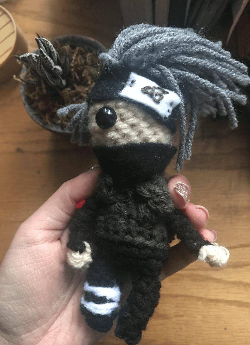 potret rajutan tangan bertema Kakashi (reddit.com/user/drowninginmediocrity)