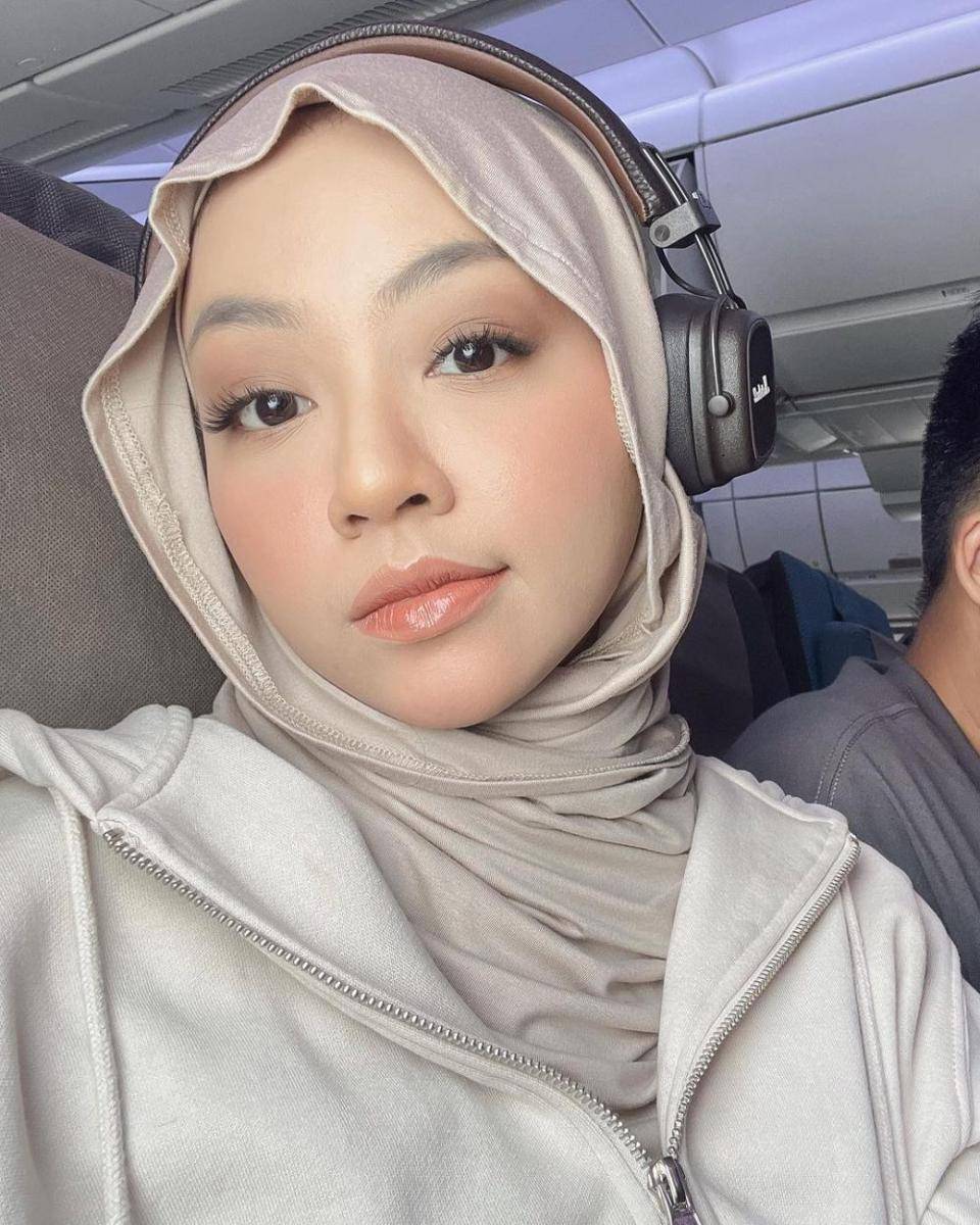 inspirasi peach makeup look ala Meirani Amalia (instagram.com/meiraniap)