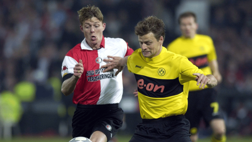 Borussia Dortmund kalah 2-3 kontra Feyenoord pada final Piala UEFA 2002. (x.com/EuropaLeague)