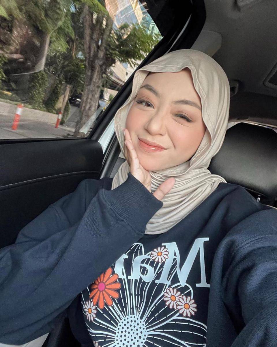 inspirasi peach makeup look ala Meirani Amalia (instagram.com/meiraniap)