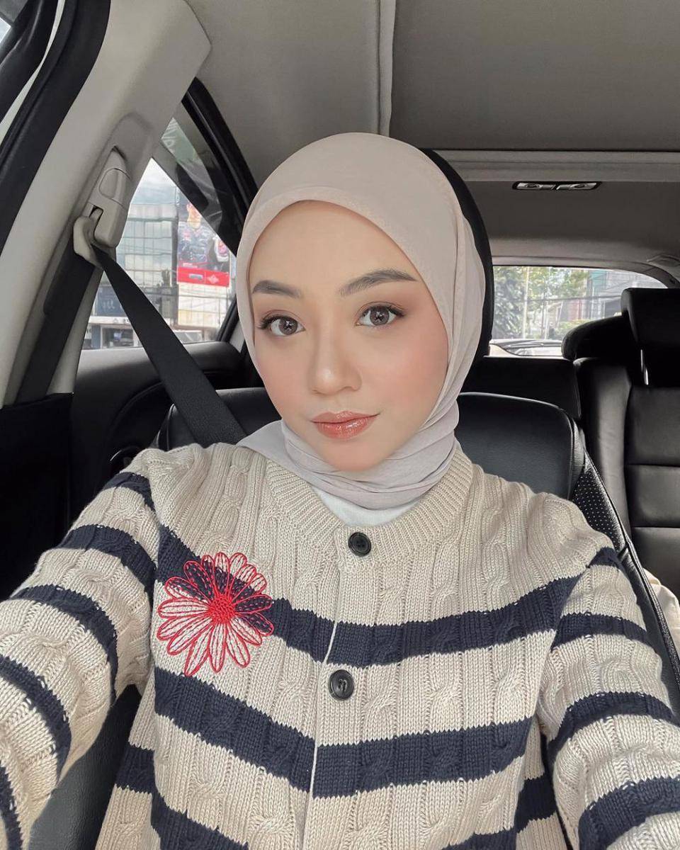 inspirasi peach makeup look ala Meirani Amalia (instagram.com/meiraniap)