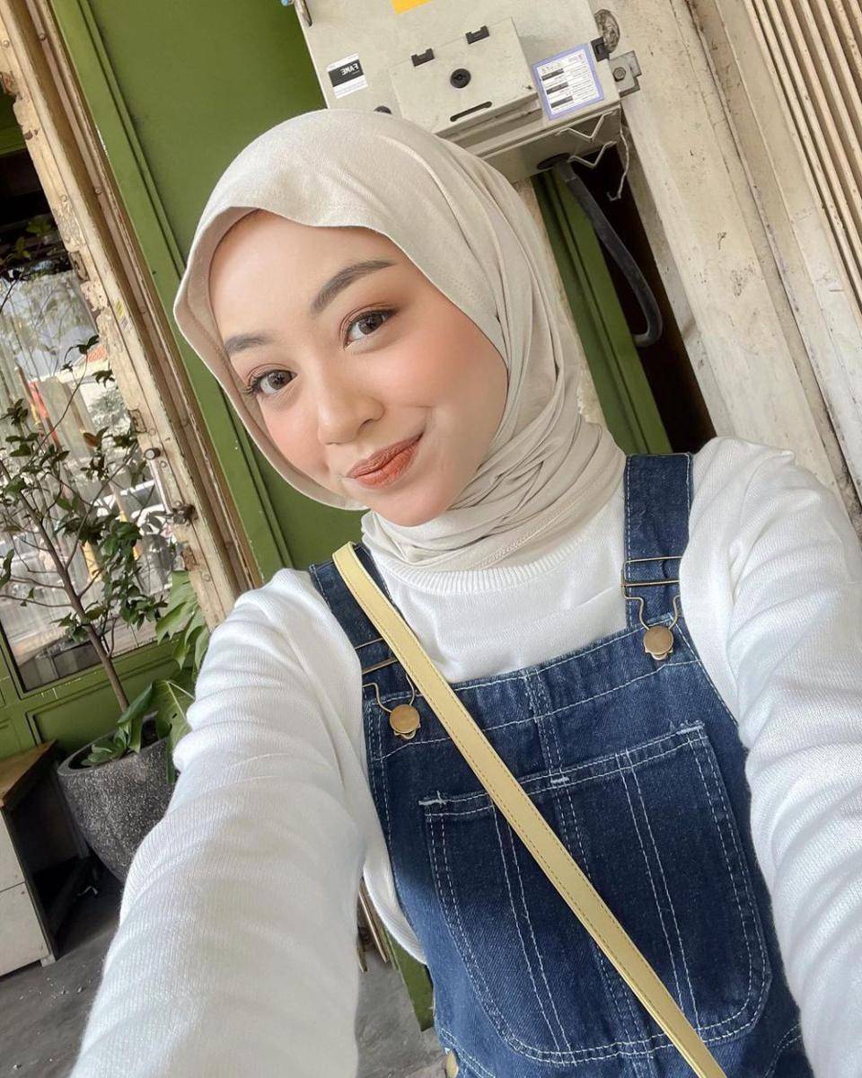 inspirasi peach makeup look ala Meirani Amalia (instagram.com/meiraniap)