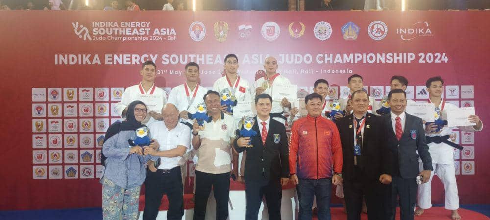 Fadli Manik-Krisjon Simorangkir meraih perak kategori kata Southeast Judo Championship di Bali (dok.PJSI Sumut)