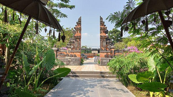 Berenang dengan Nuansa Ala Bali di Candramaya Klaten