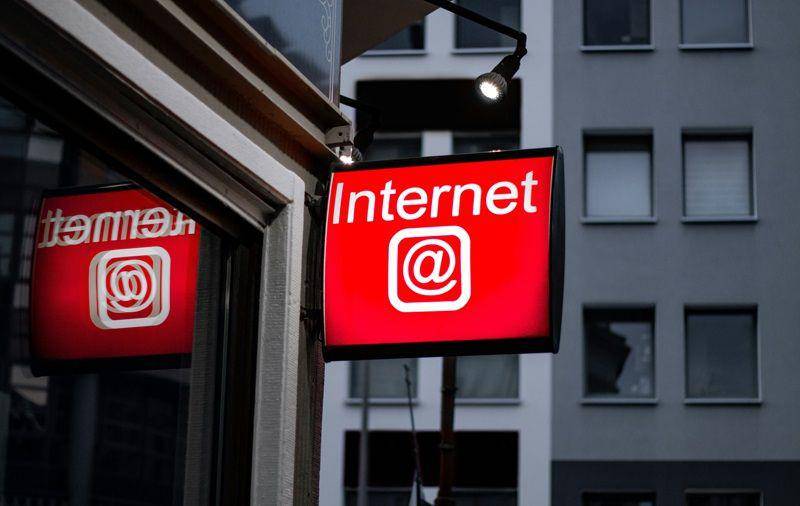 ilustrasi jaringan internet (unsplash.com/Leon Seibert)