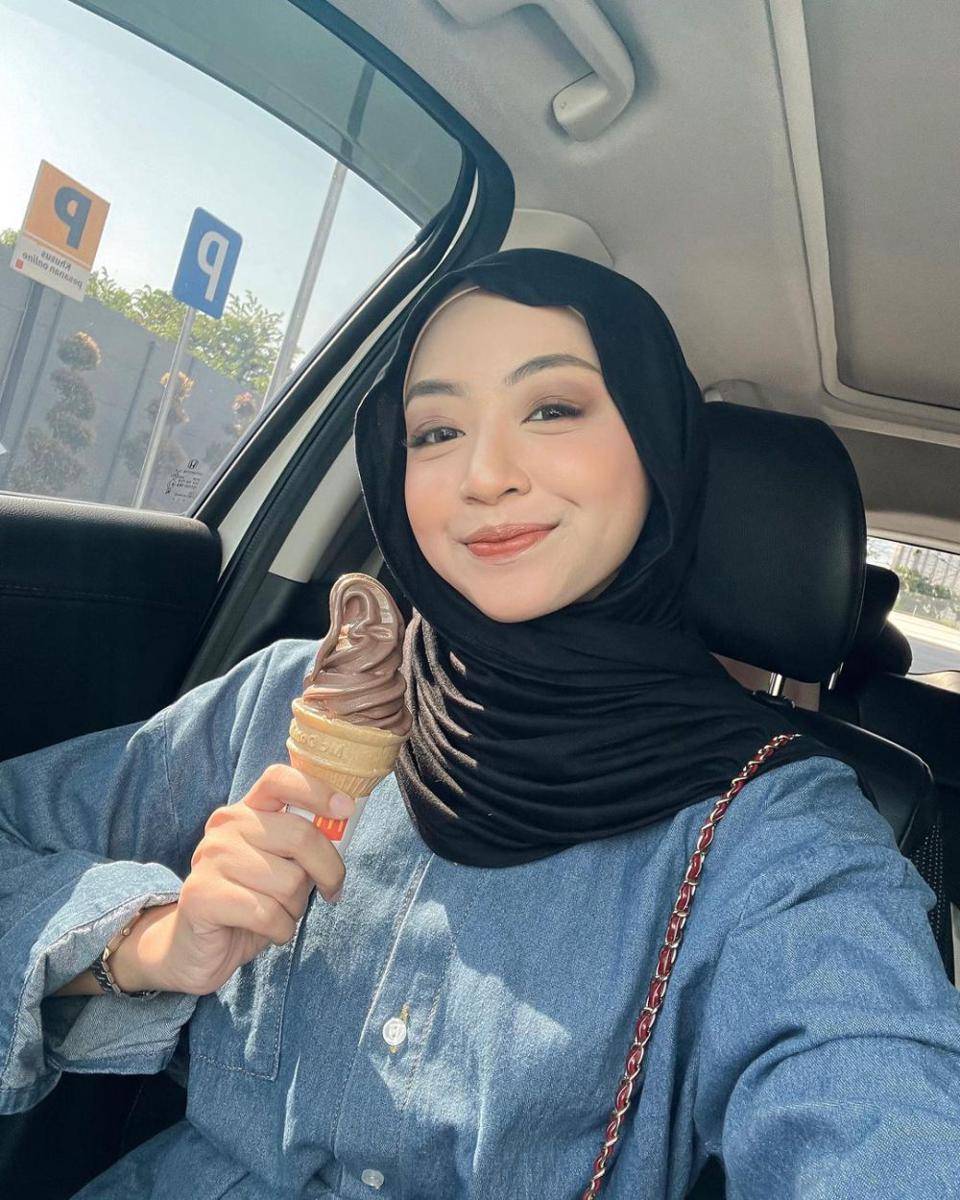 inspirasi peach makeup look ala Meirani Amalia (instagram.com/meiraniap)