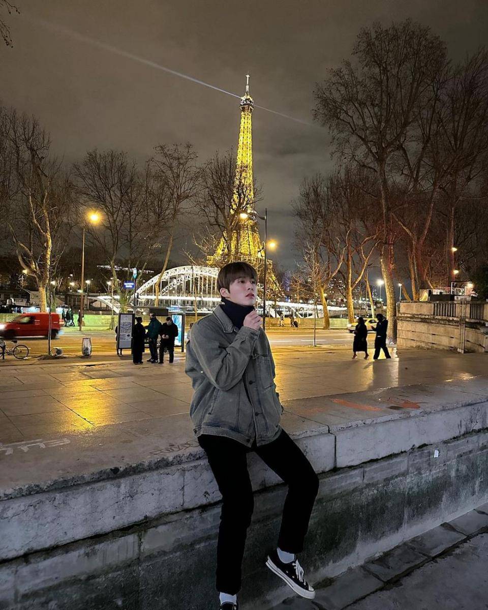 outfit traveling ala Kim Hanbin (instagram.com/shxxbi131)