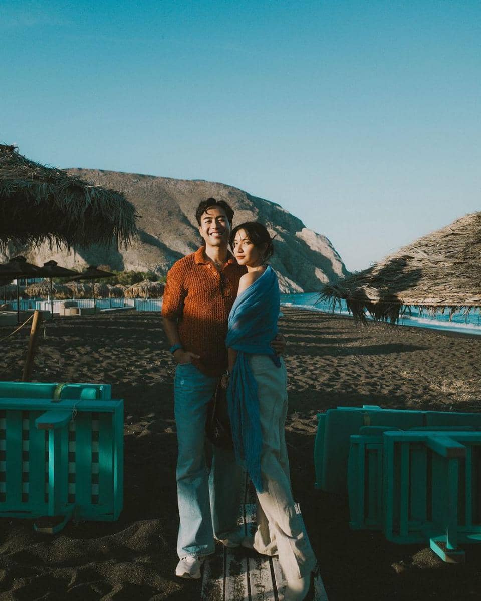 potret Vidi Aldiano di Yunani