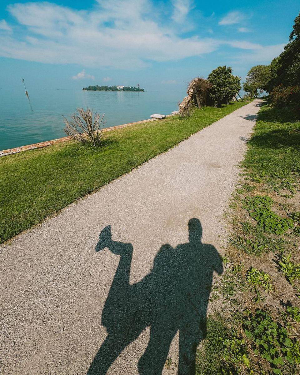 potret Vidi Aldiano jogging di Venesia, Italia (instagram.com/vidialdiano)