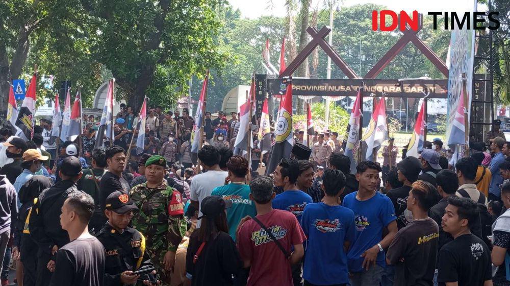 AK NTB Demo Kantor Gubernur NTB, Minta Pidanakan Kecimol Erotis!
