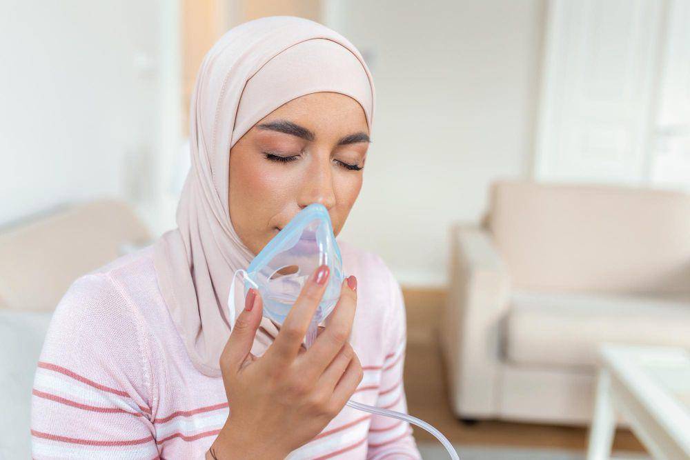ilustrasi perempuan terkena PPOK (freepik.com/stefamerpik)