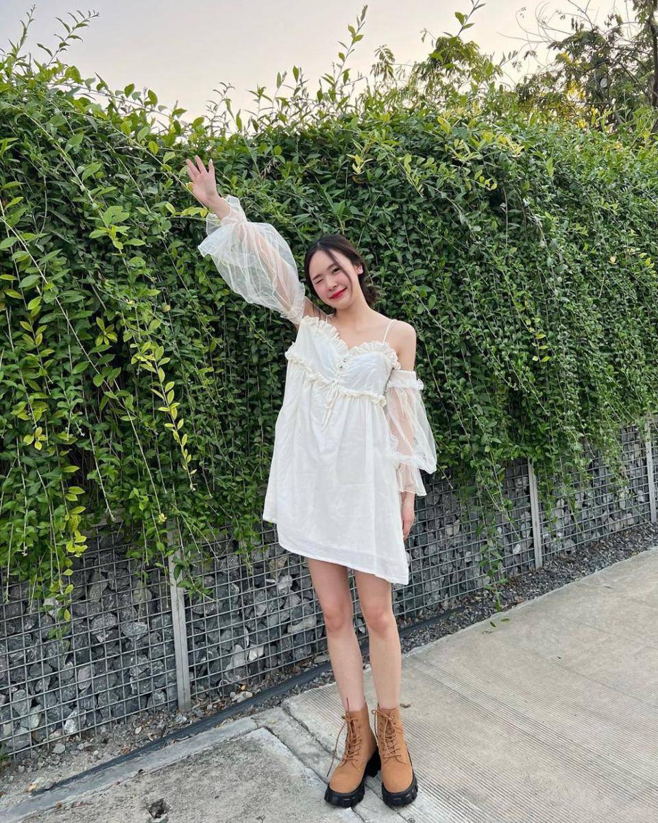 ide outfit nonton konser ala June Wanwimol (instagram.com/junewanwimol19)