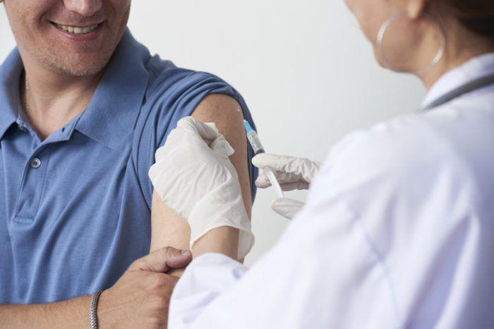Studi: Vaksin HPV Juga Mencegah Kanker pada Laki-laki